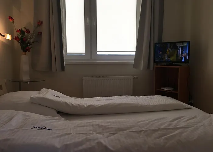 Wolin-travel Fala Z Widokiem Na Morze